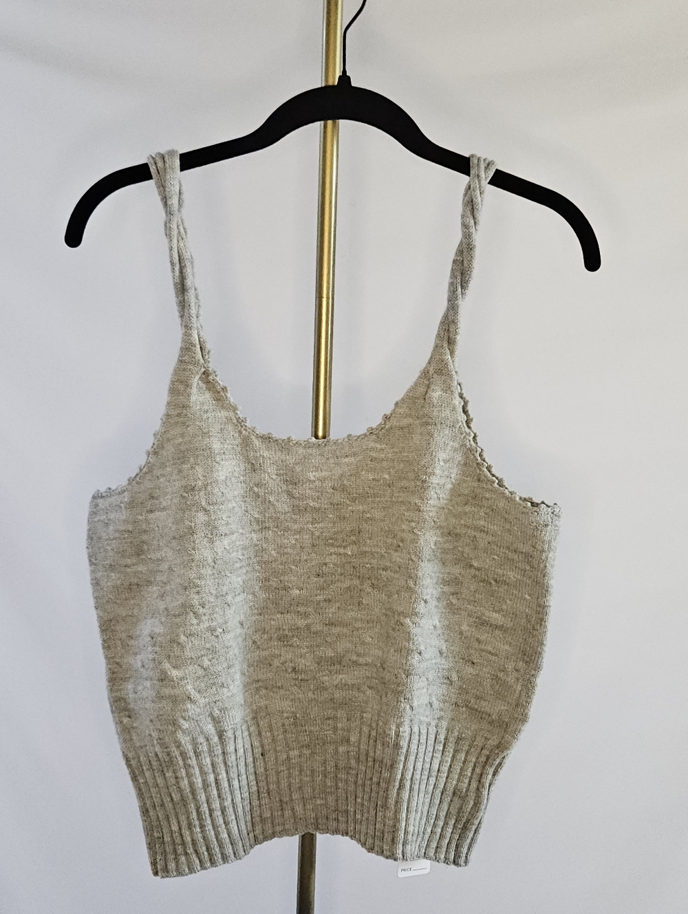 Textured Marled Gray Knit Camisole Tank Top – Ribbed Hem & Twisted Straps